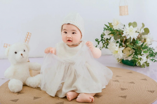 石狮宝宝几个月抬头