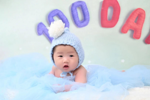 石狮宝宝多久会笑